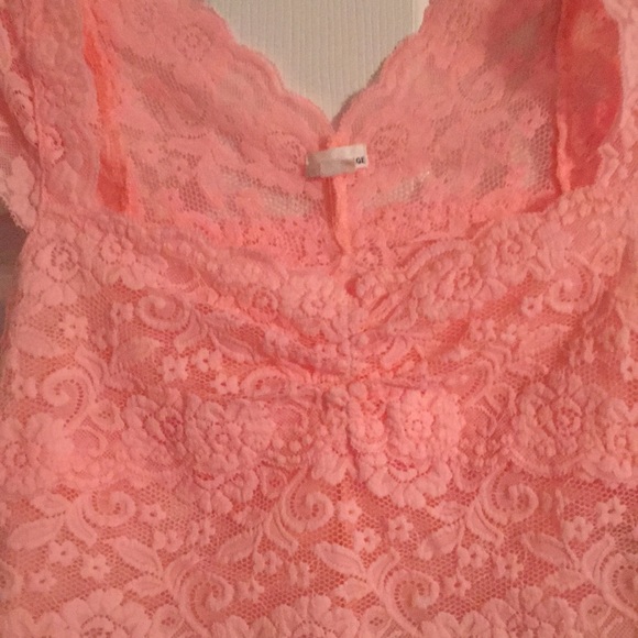 Pink, Cap sleeve, lace crop top - Picture 2 of 2